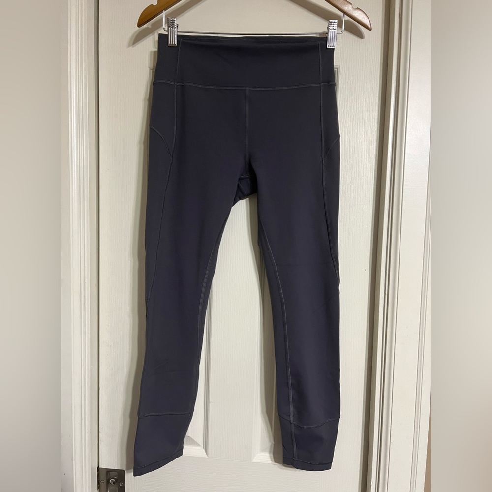 Lululemon In Movement 7/8 Tight Everlux 25"
Dark Shadow